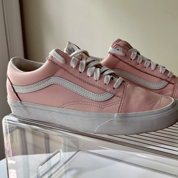 Vans Leather Old Skool Lo Top Skate Shoes - PINK Size 8.5 EUC - Picture 1 of 4